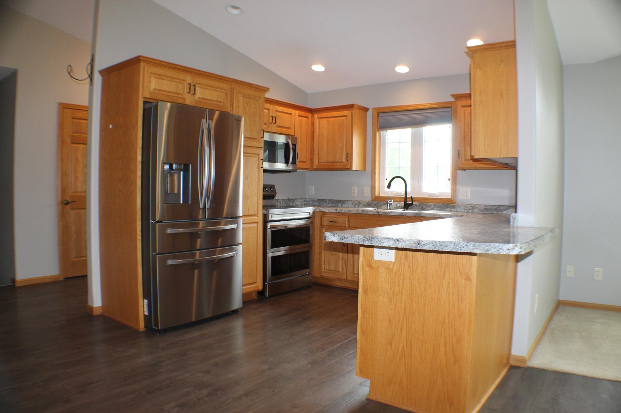 913 Anderson Way Property Photo 4