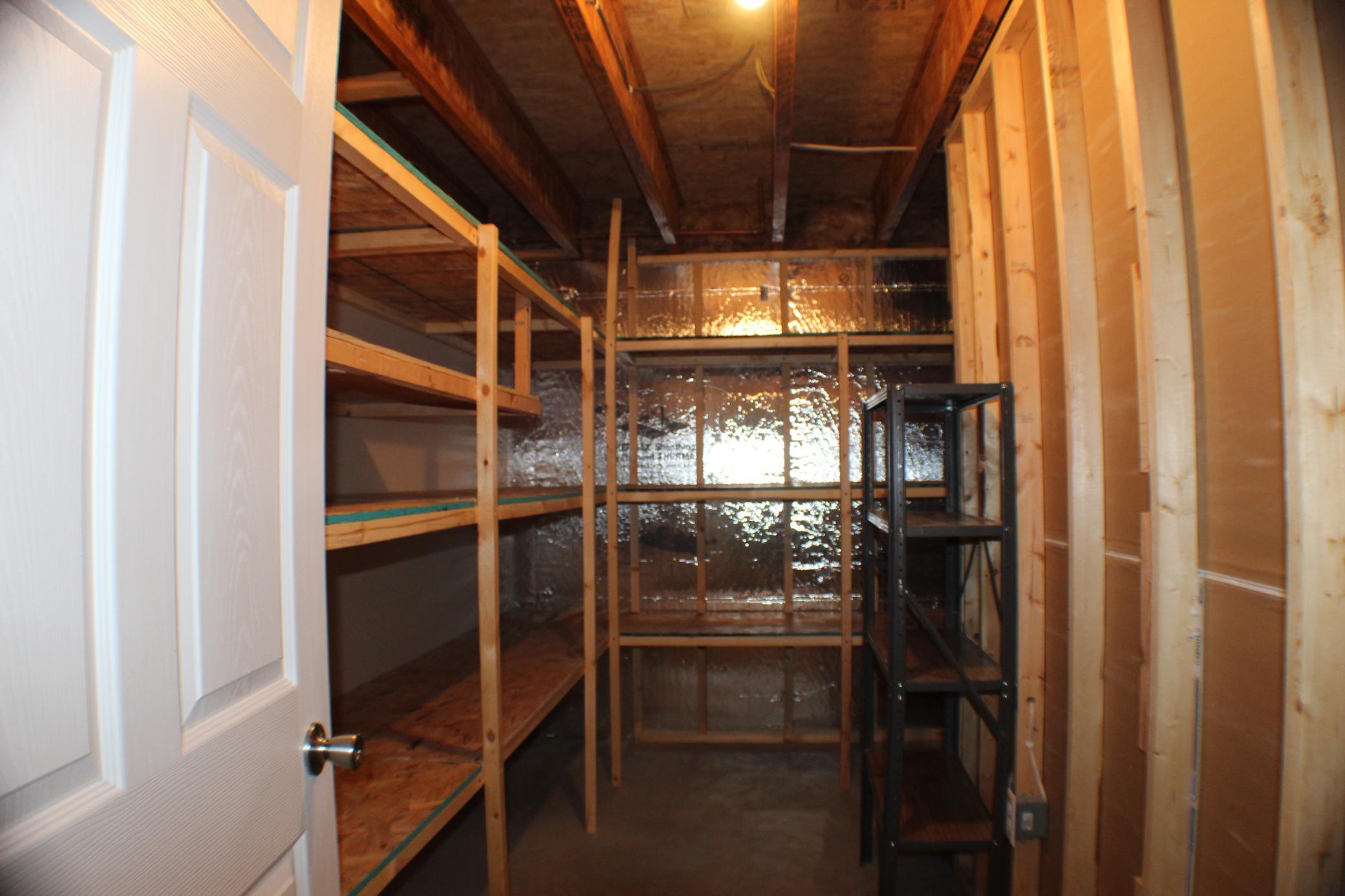 913 Anderson Way Property Photo 26