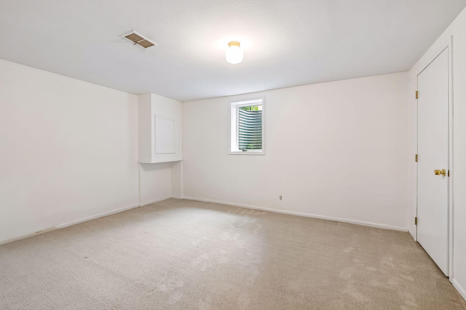 4725 School Road Property Photo 20