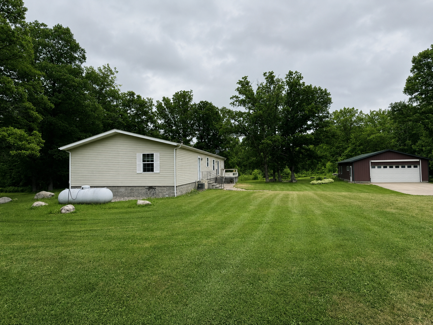 3974 Ne County Rd. 7 Ne Property Photo 7