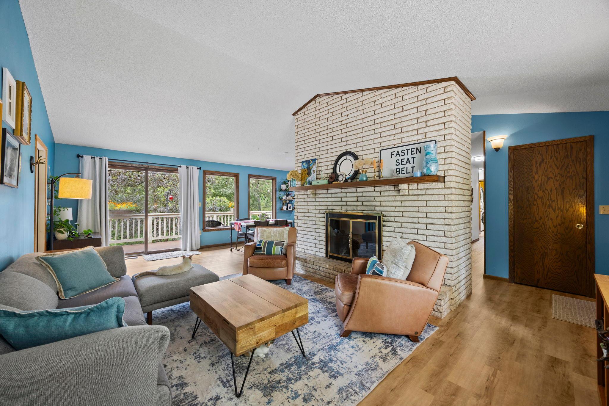 475 Riverside Street Property Photo 11