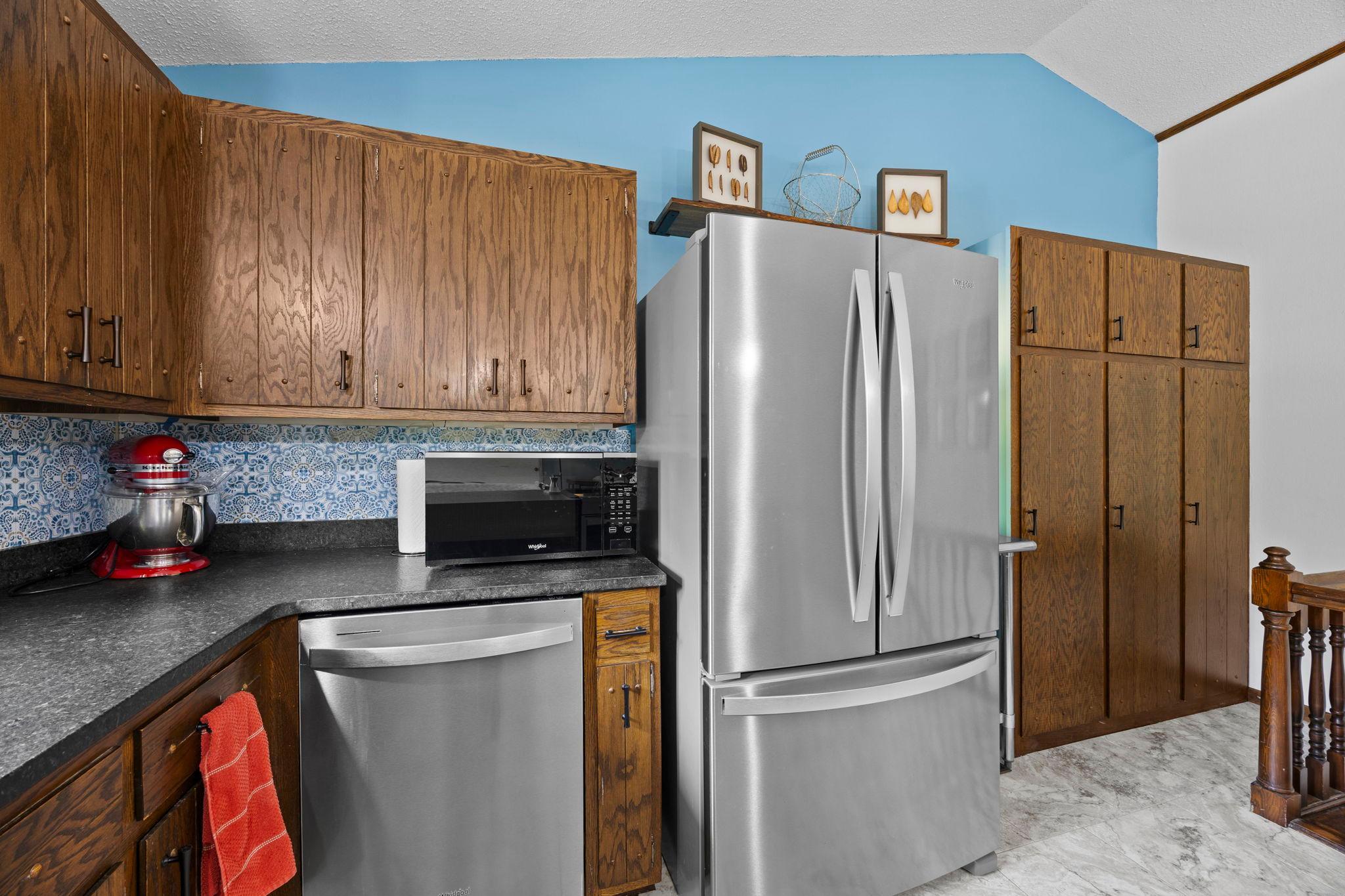 475 Riverside Street Property Photo 23