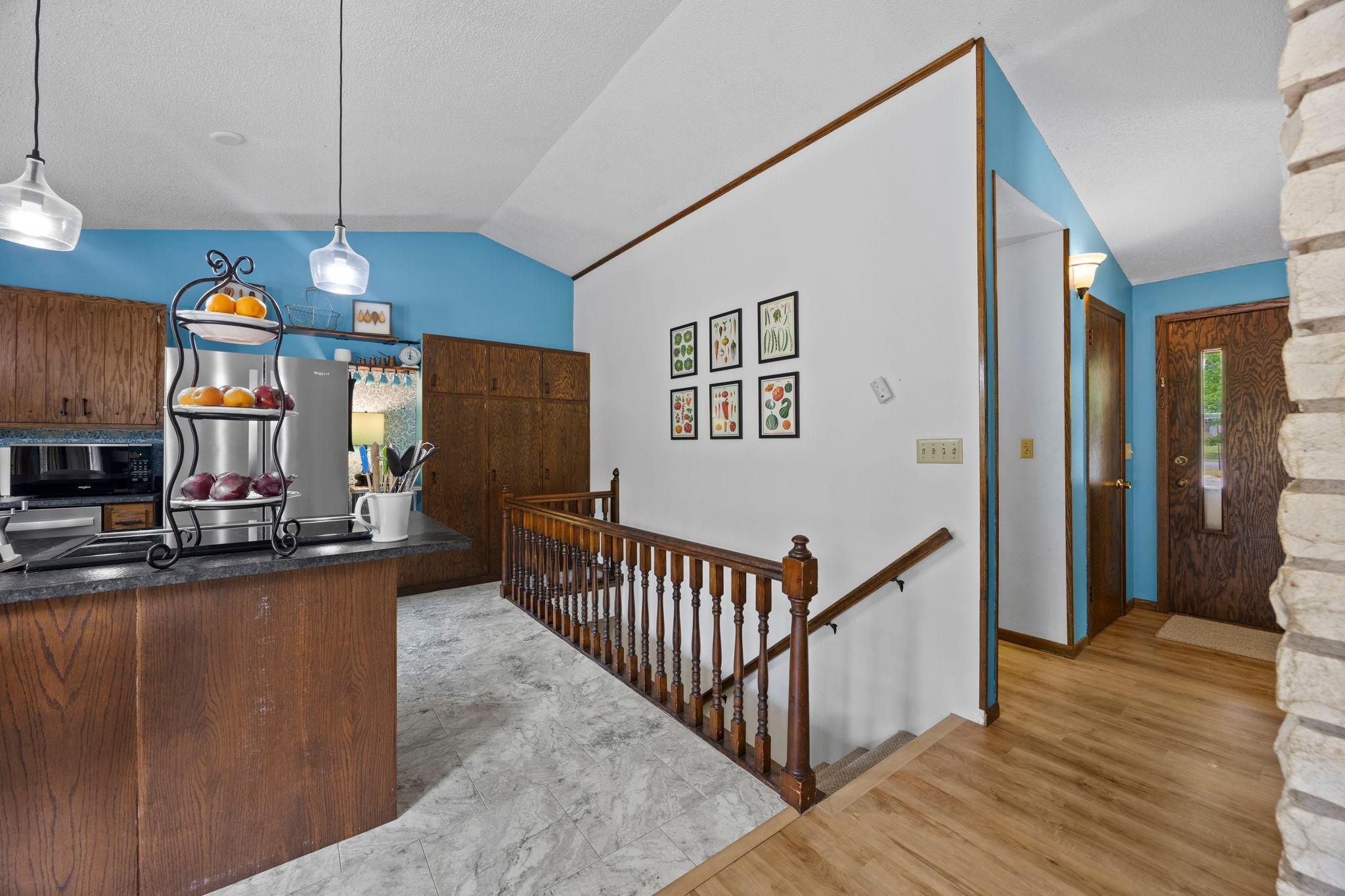 475 Riverside Street Property Photo 25