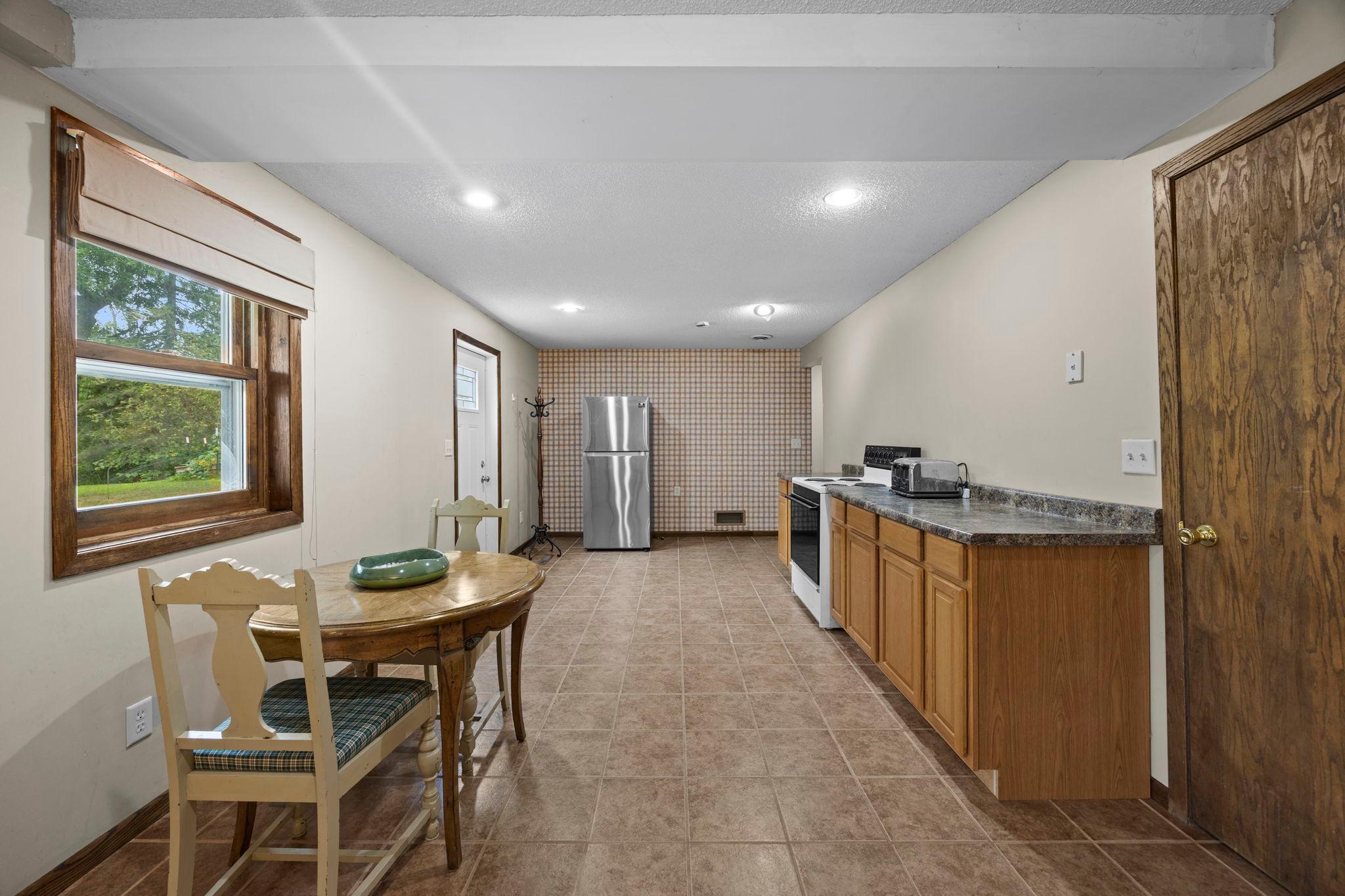 475 Riverside Street Property Photo 42