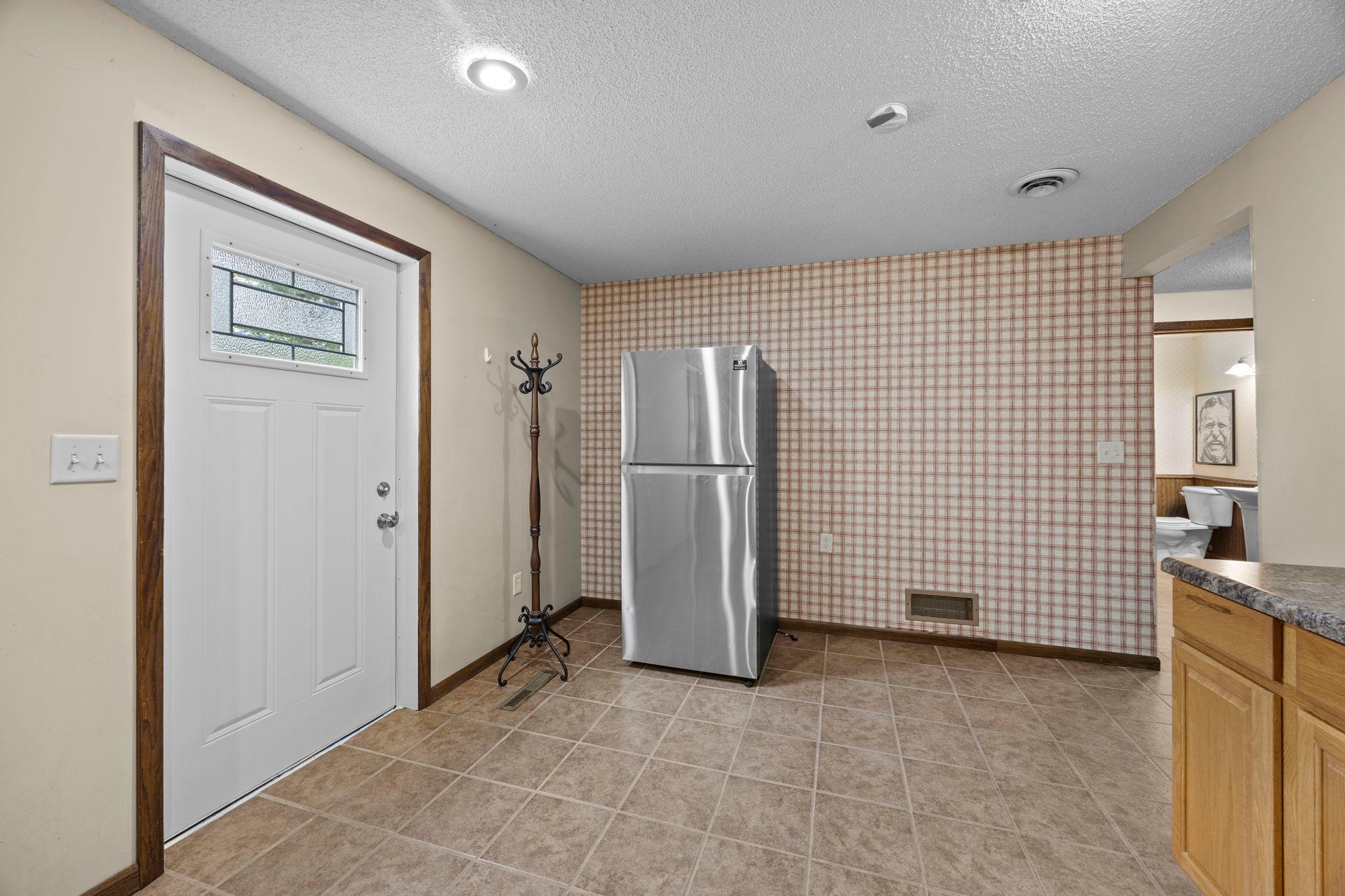 475 Riverside Street Property Photo 43
