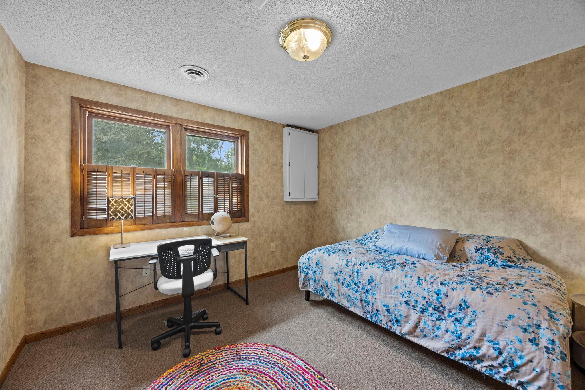 475 Riverside Street Property Photo 51