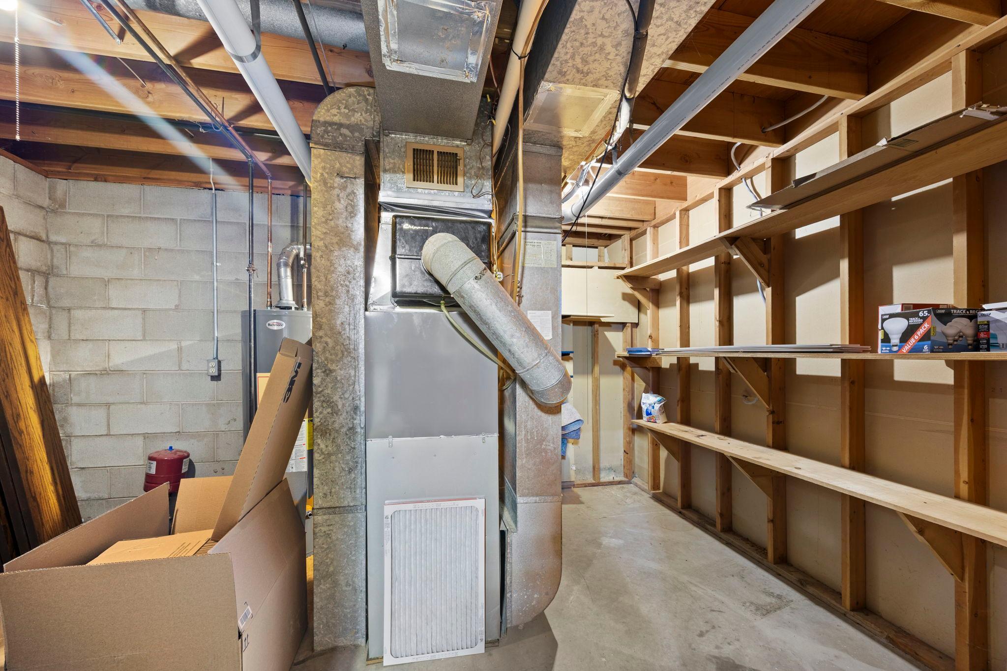 475 Riverside Street Property Photo 56