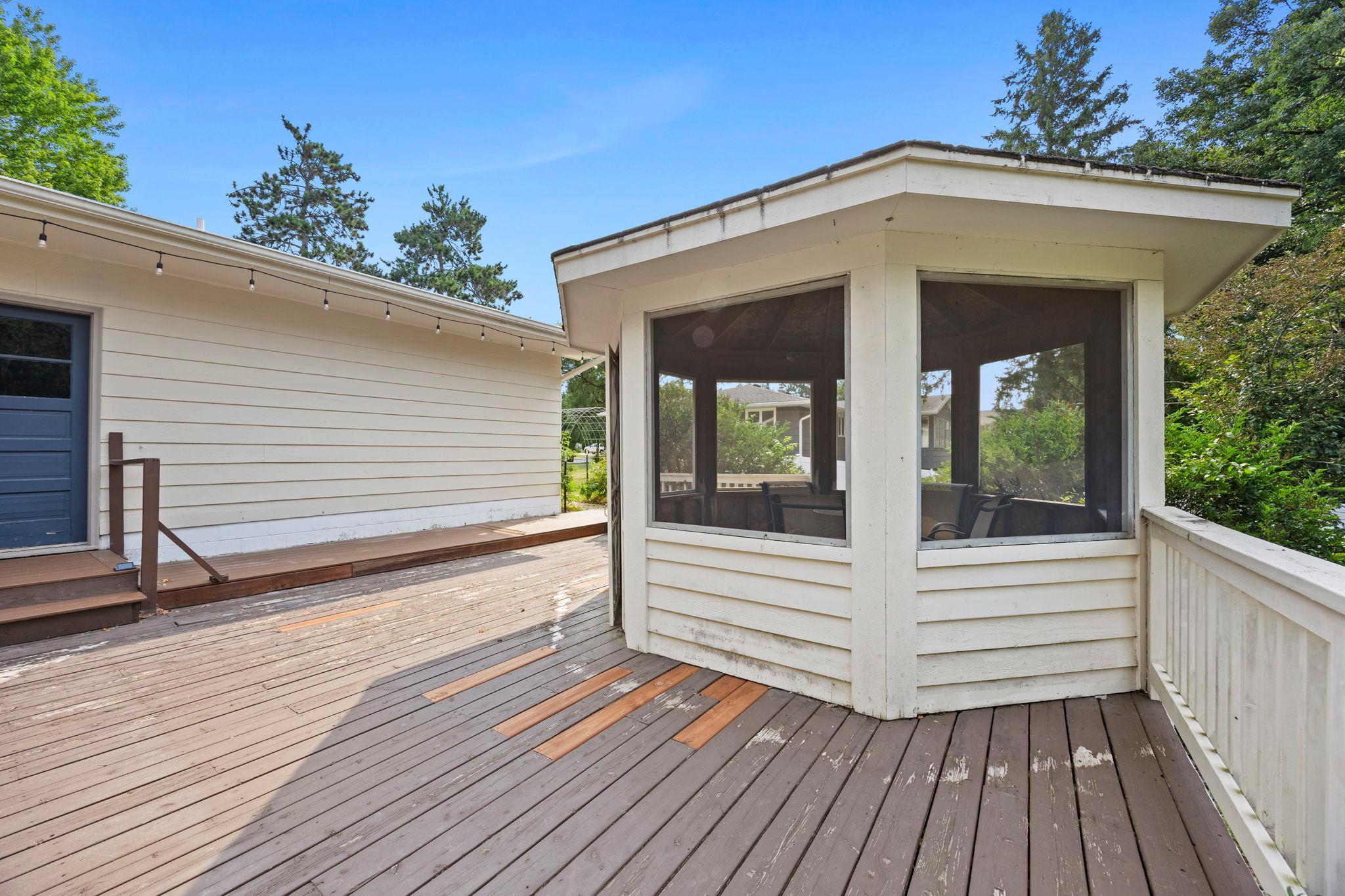 475 Riverside Street Property Photo 64