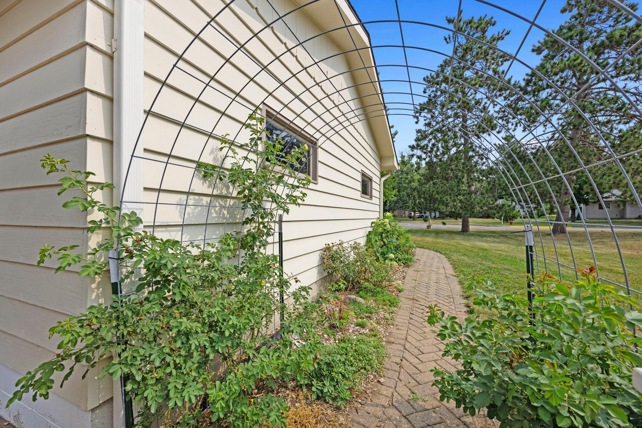 475 Riverside Street Property Photo 67
