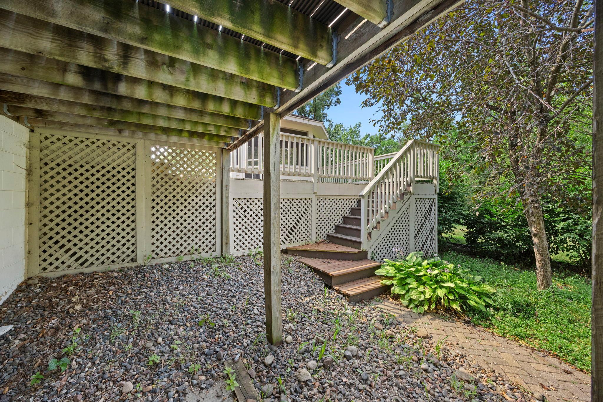 475 Riverside Street Property Photo 68