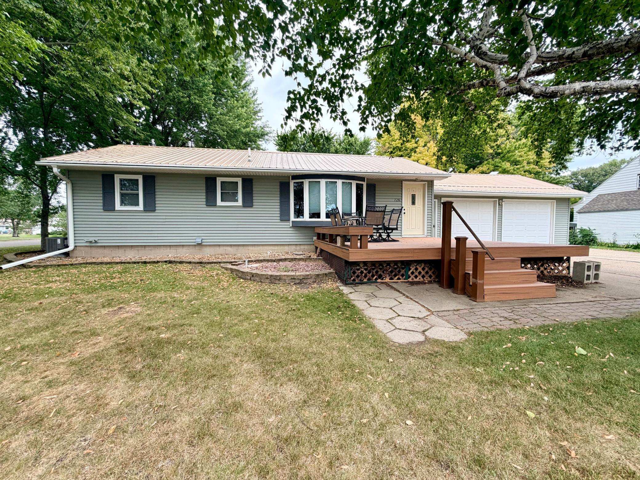 726 5th Avenue Property Photo 3