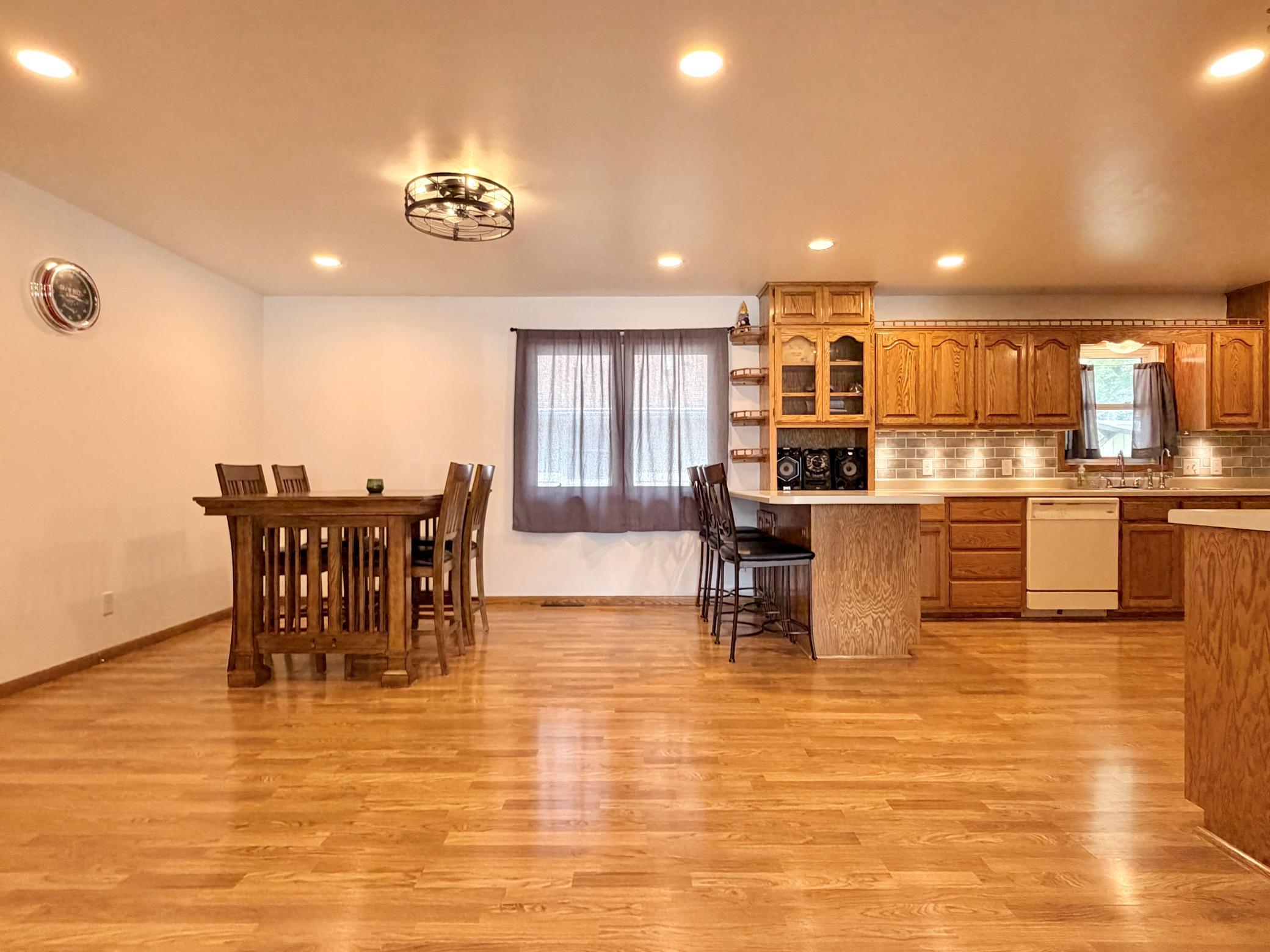 726 5th Avenue Property Photo 8