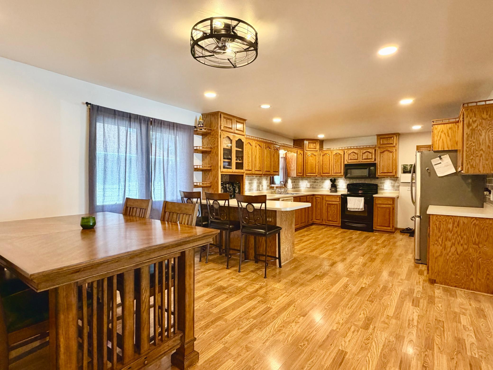 726 5th Avenue Property Photo 9