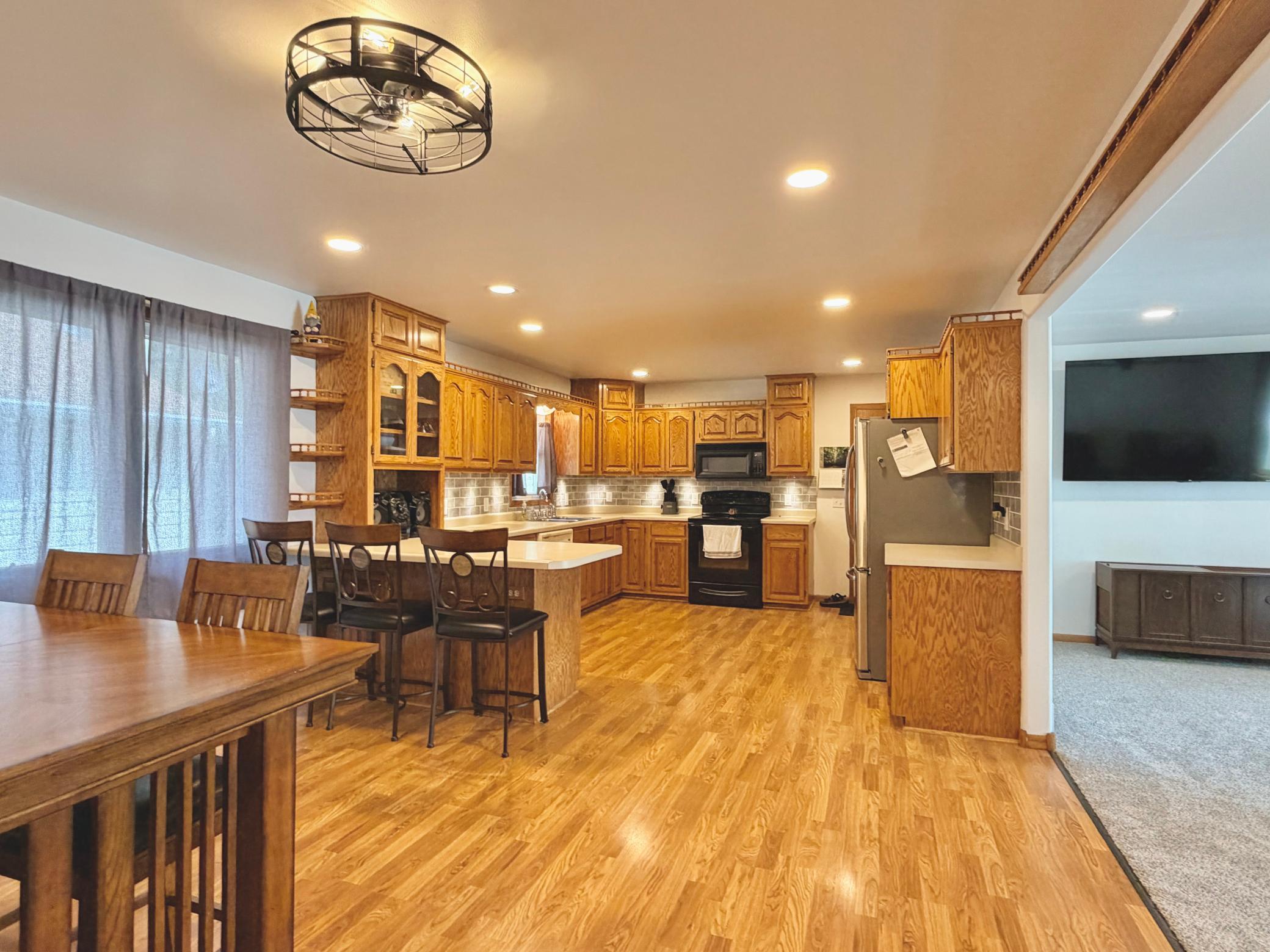 726 5th Avenue Property Photo 10