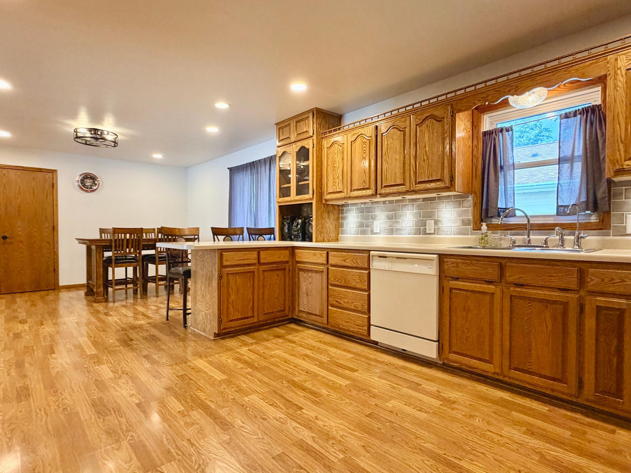 726 5th Avenue Property Photo 12