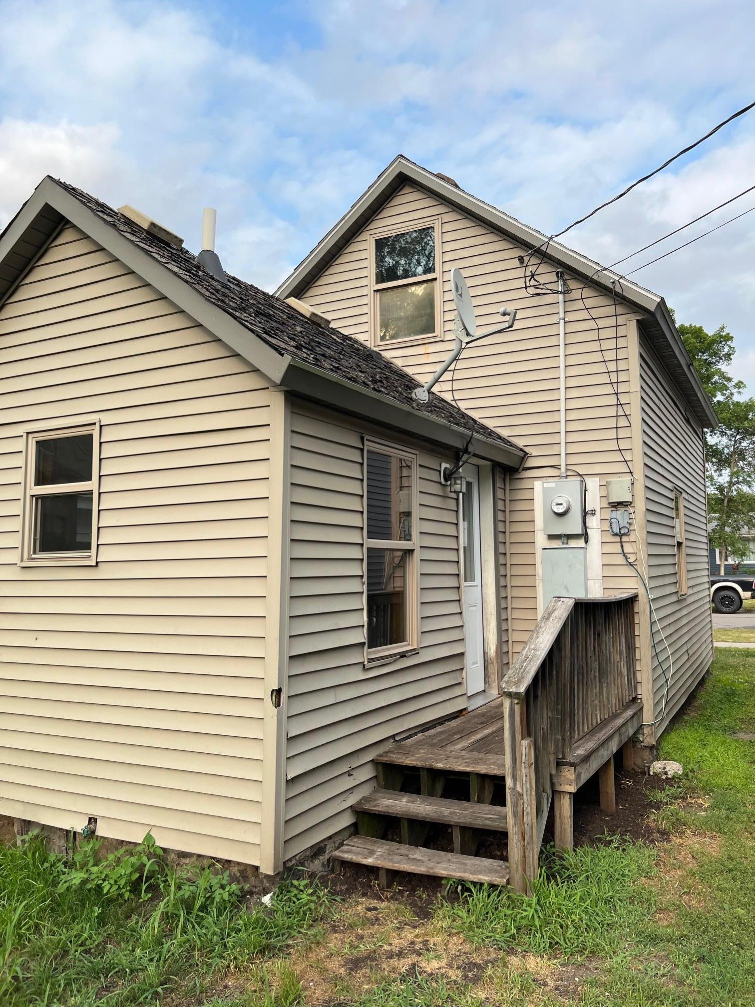607 3rd Street Ne Property Photo 2