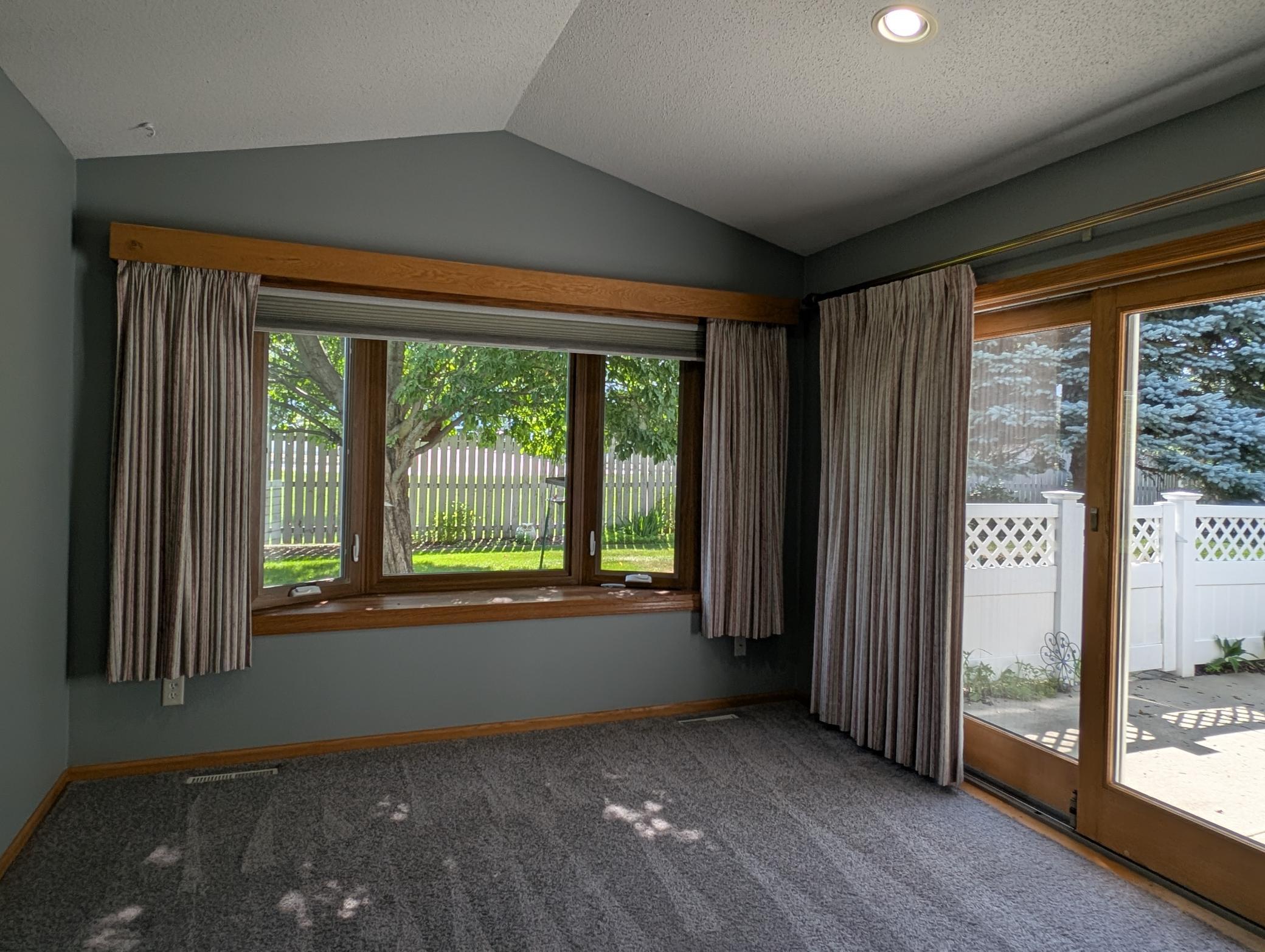 2628 Viola Heights Drive Ne Property Photo 6