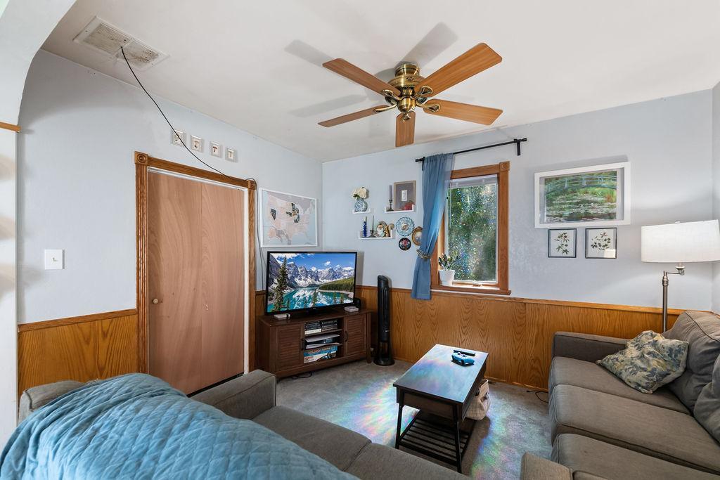 415 8th Street Property Photo 5