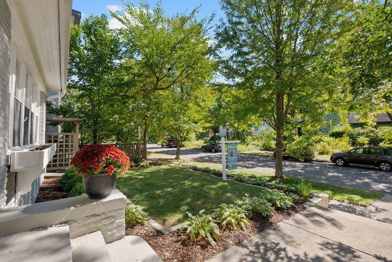 1055 Goodrich Avenue Property Photo 4