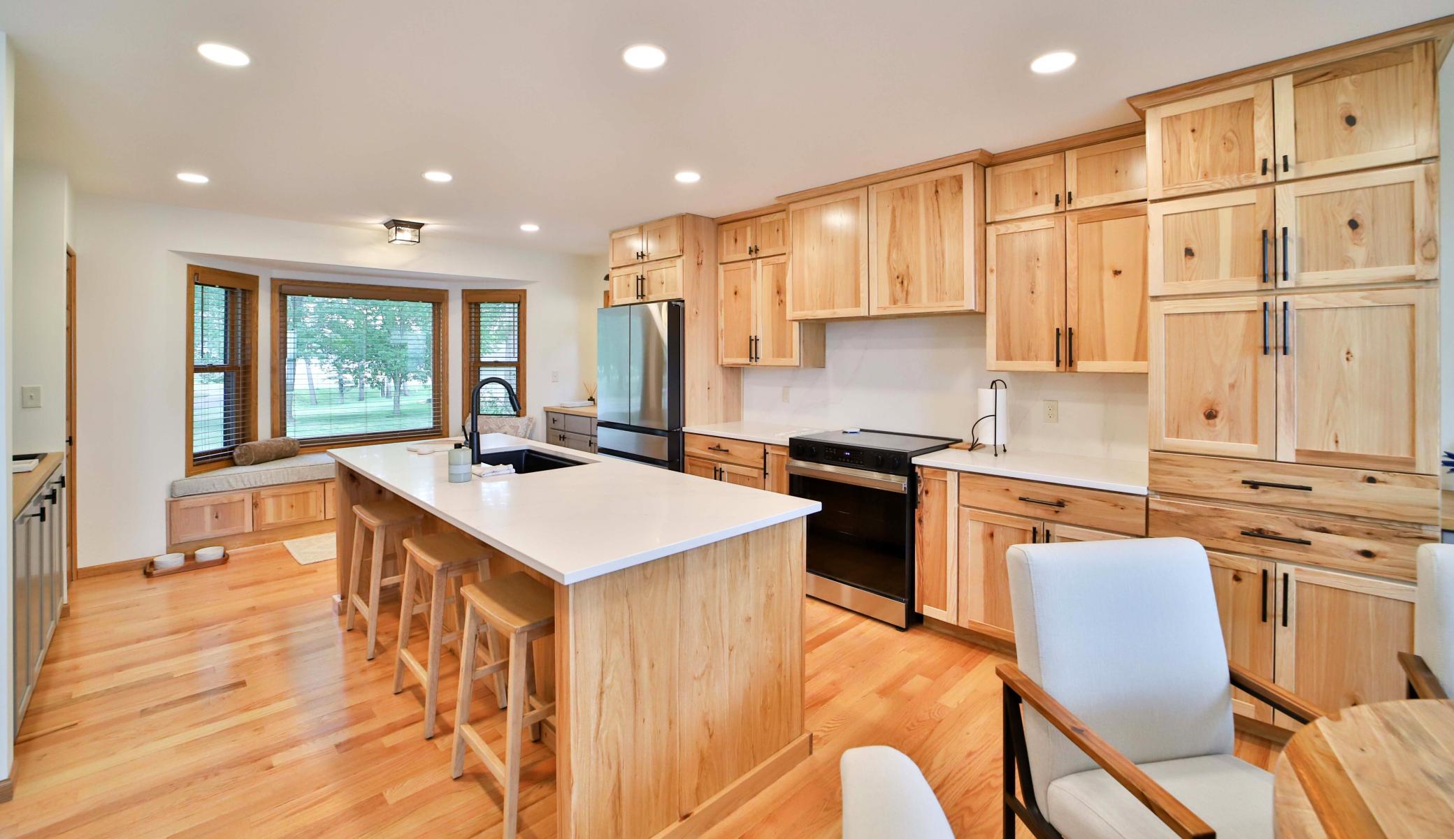 13541 Maplewood Drive Property Photo 3