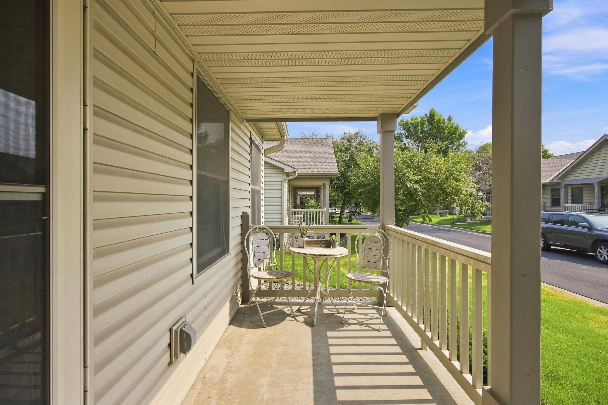 609 Vine Lane Property Photo 2