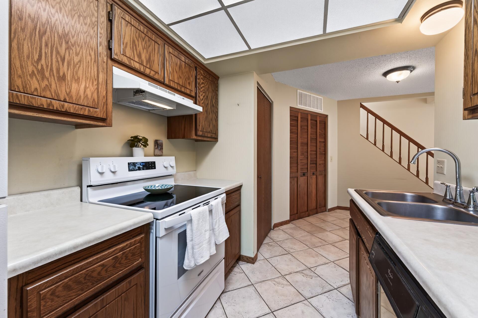 548 Auburn Place Nw A Property Photo 10