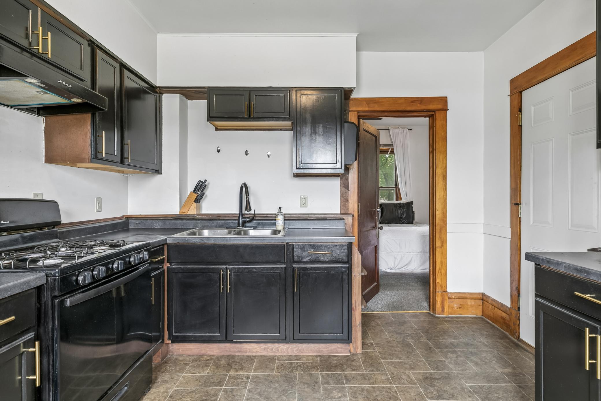 393 Geranium Avenue E Property Photo 10