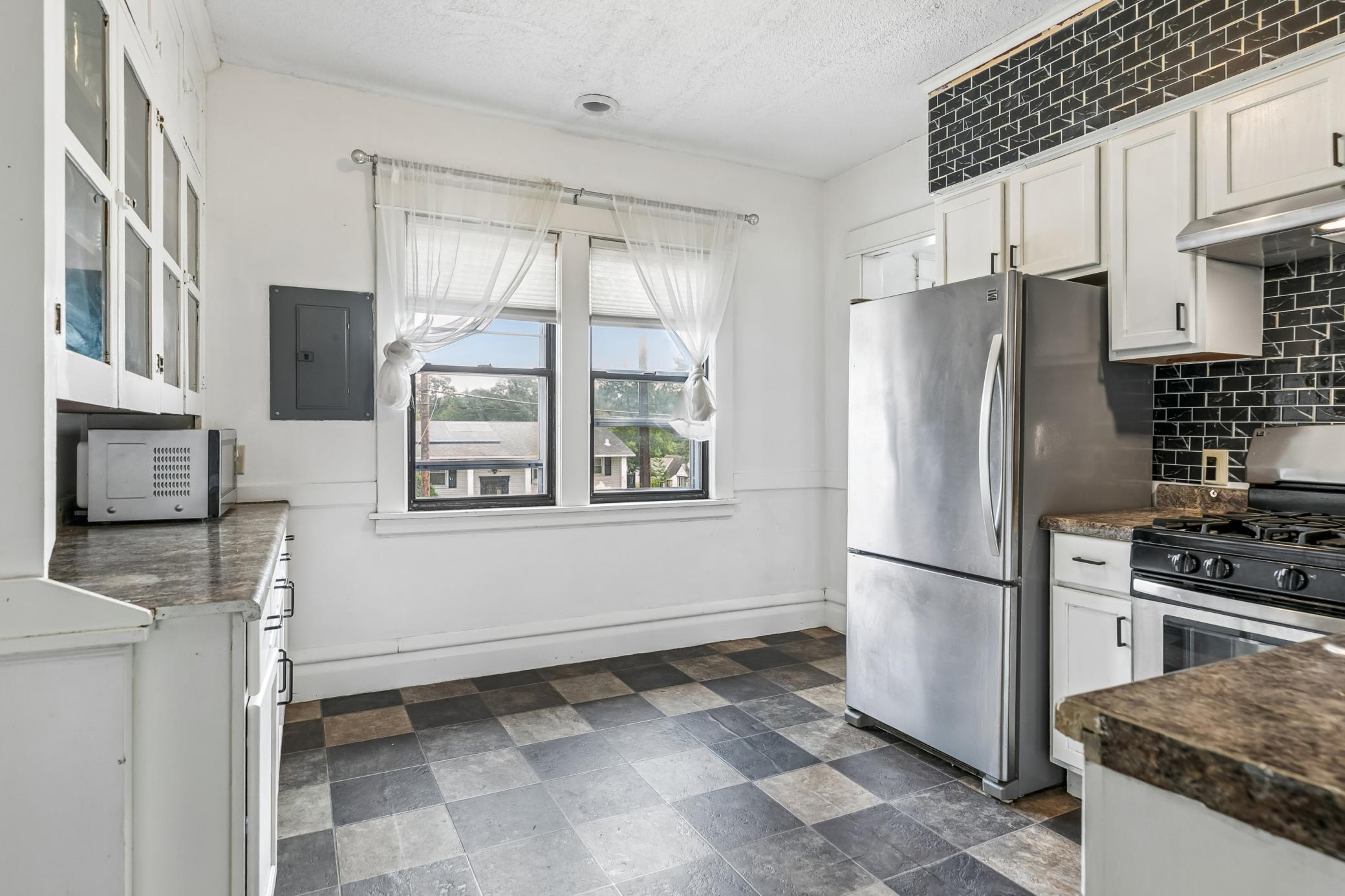 393 Geranium Avenue E Property Photo 21