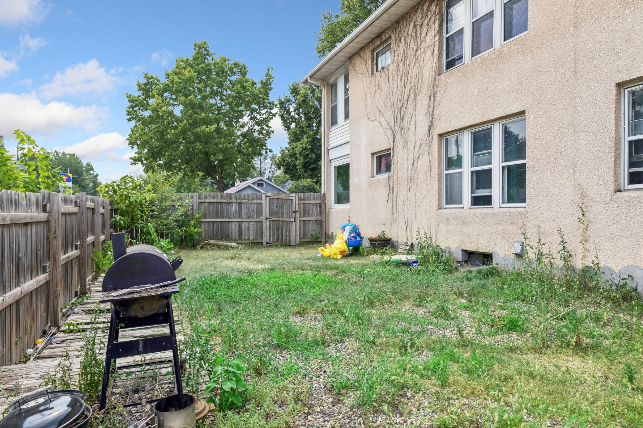 393 Geranium Avenue E Property Photo 38