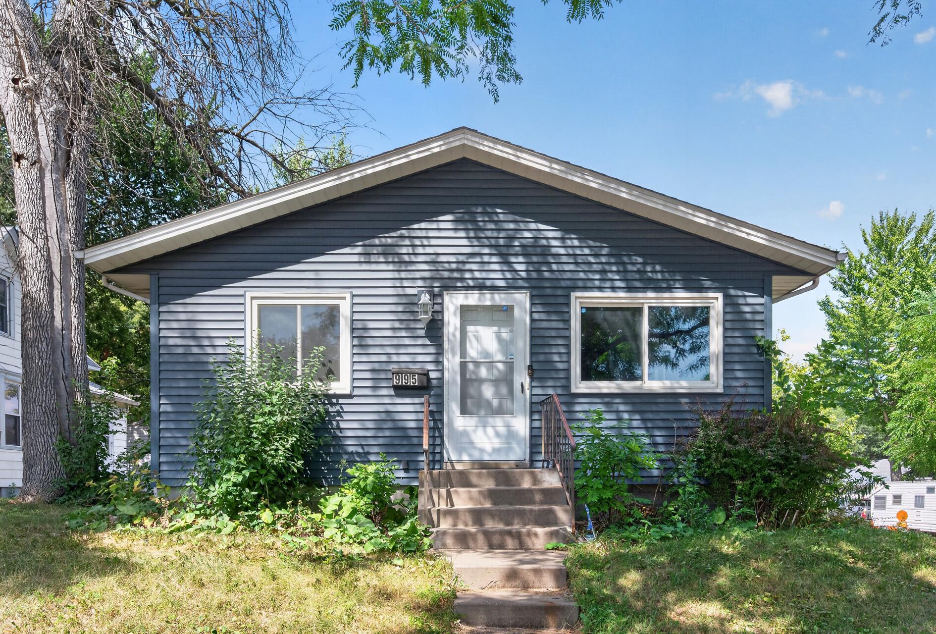 995 Rose Avenue E Property Photo 1
