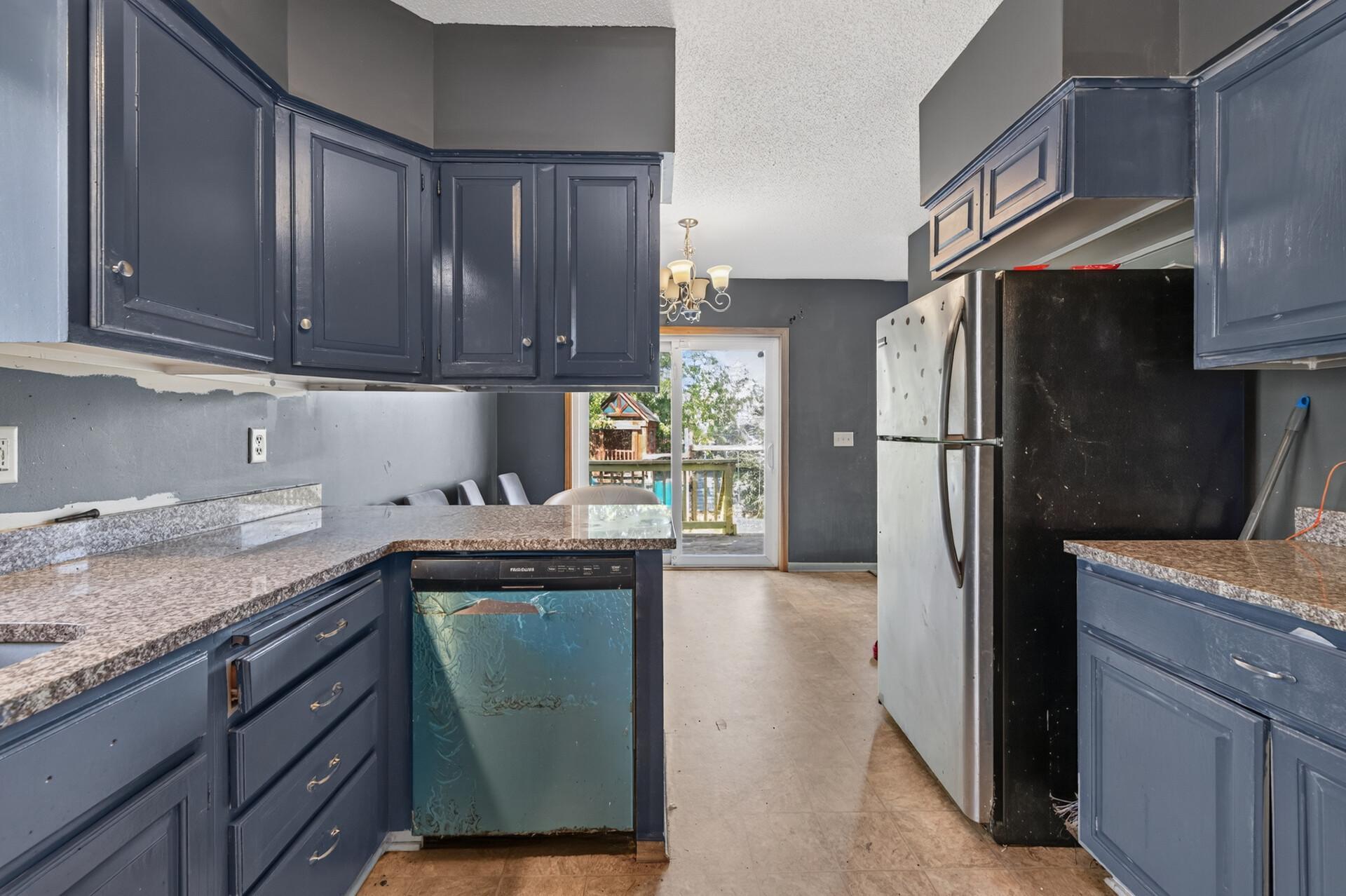 995 Rose Avenue E Property Photo 11