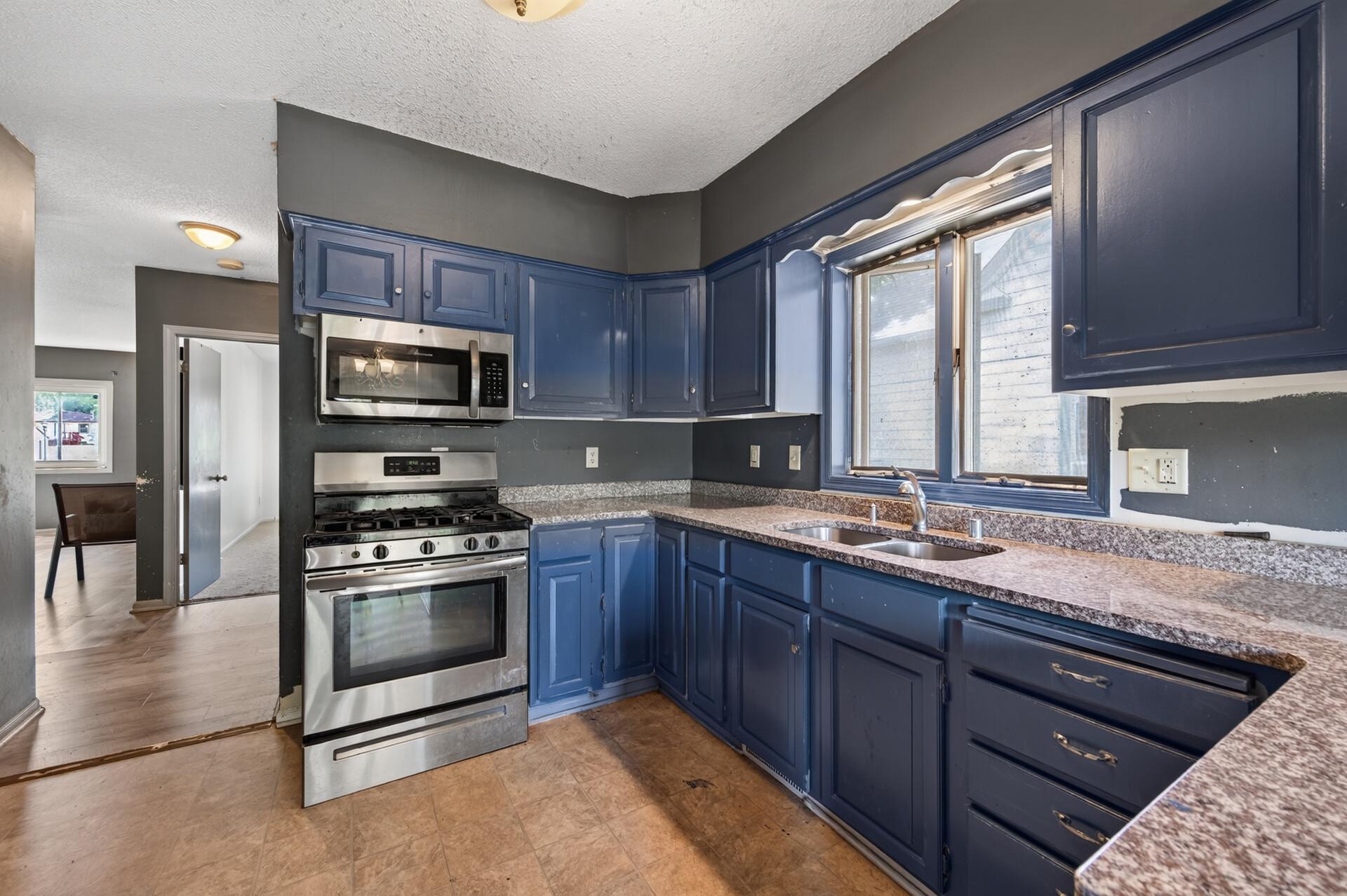 995 Rose Avenue E Property Photo 13