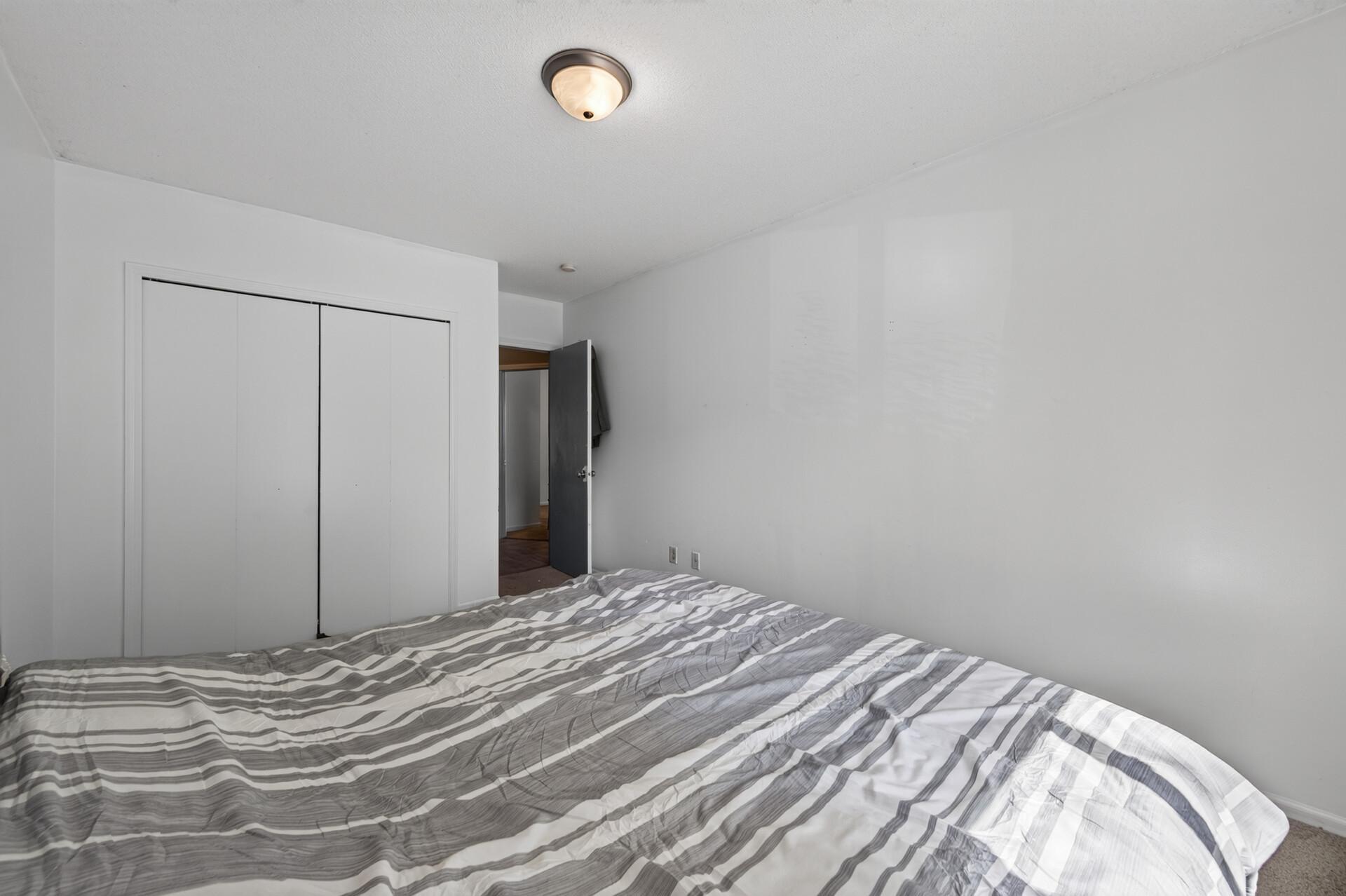 995 Rose Avenue E Property Photo 17