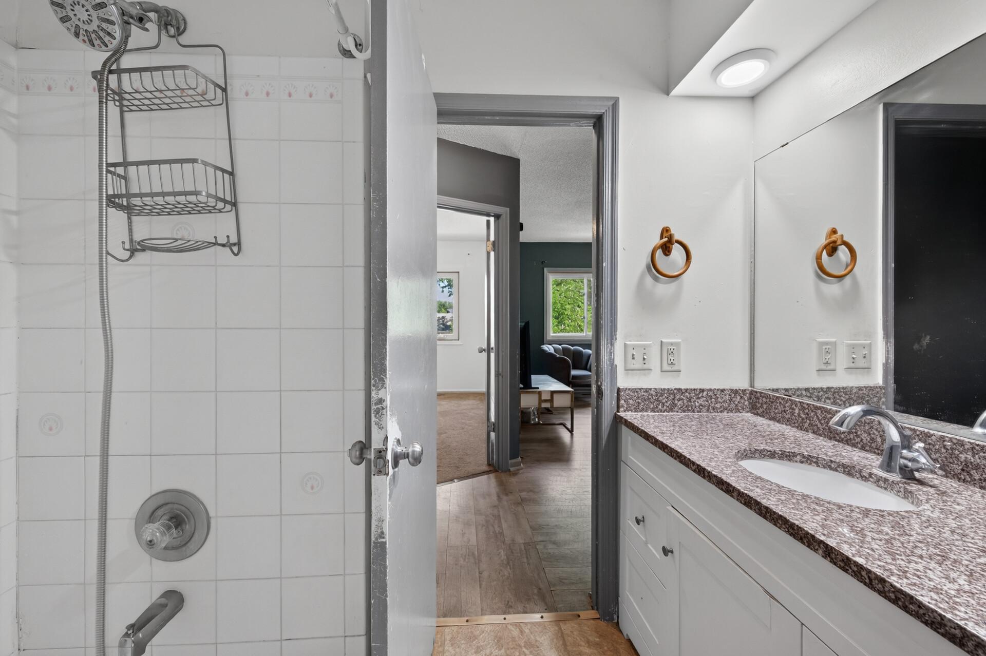 995 Rose Avenue E Property Photo 21
