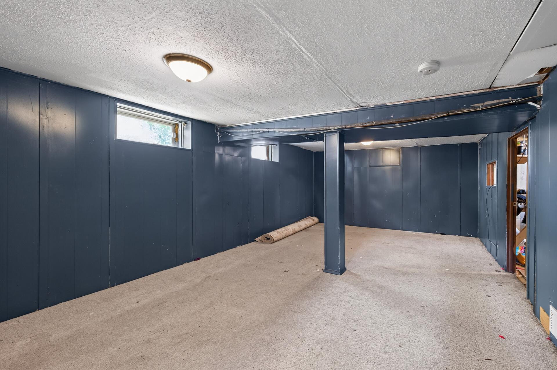 995 Rose Avenue E Property Photo 24