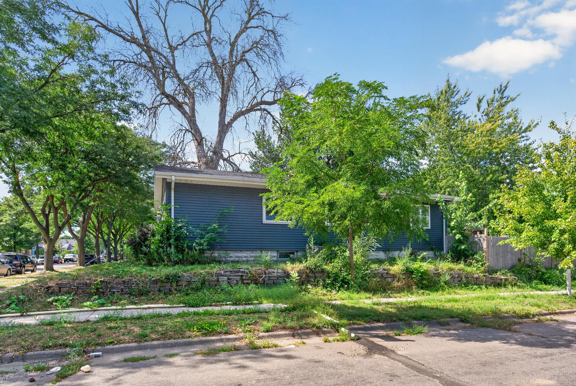 995 Rose Avenue E Property Photo 31