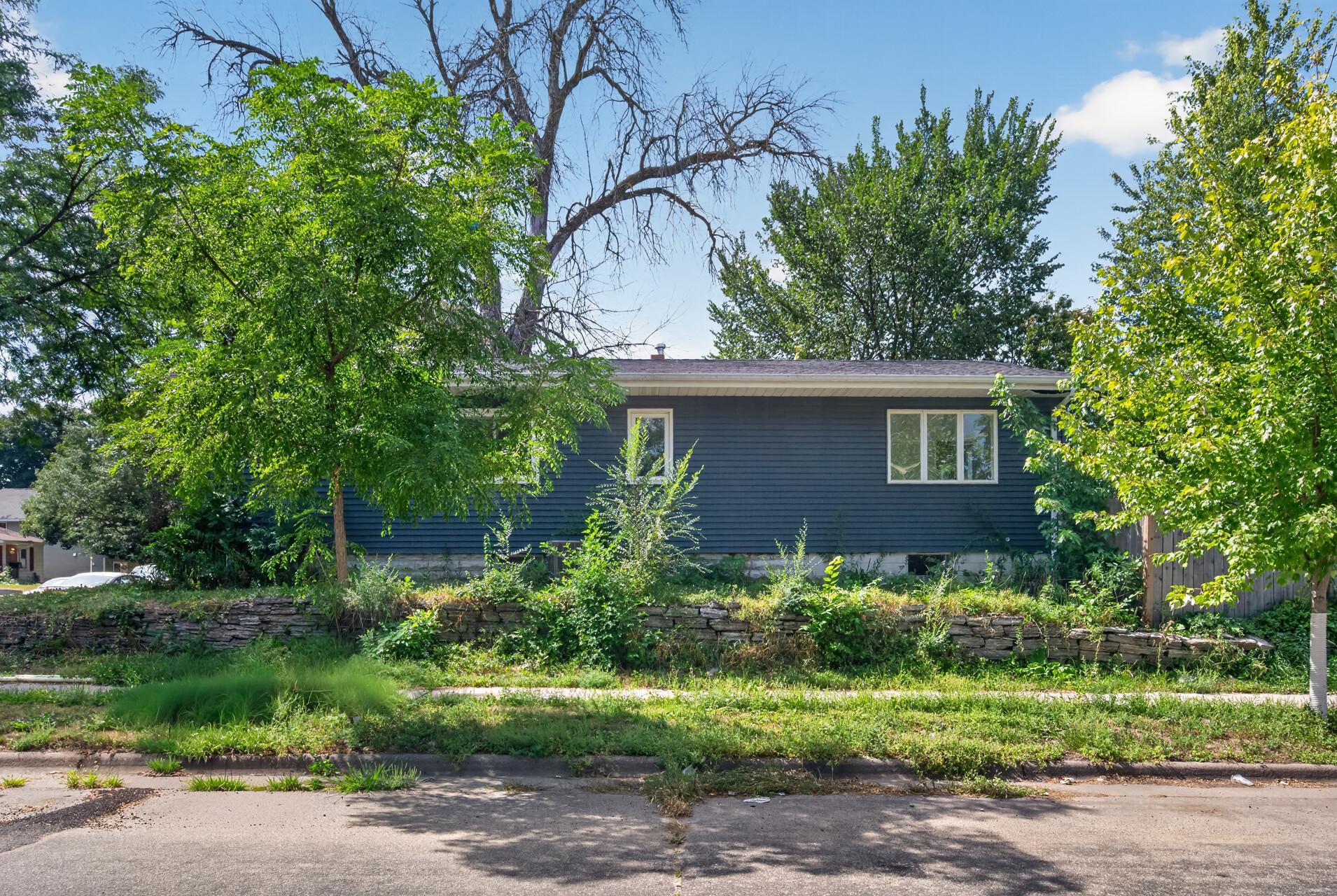 995 Rose Avenue E Property Photo 32