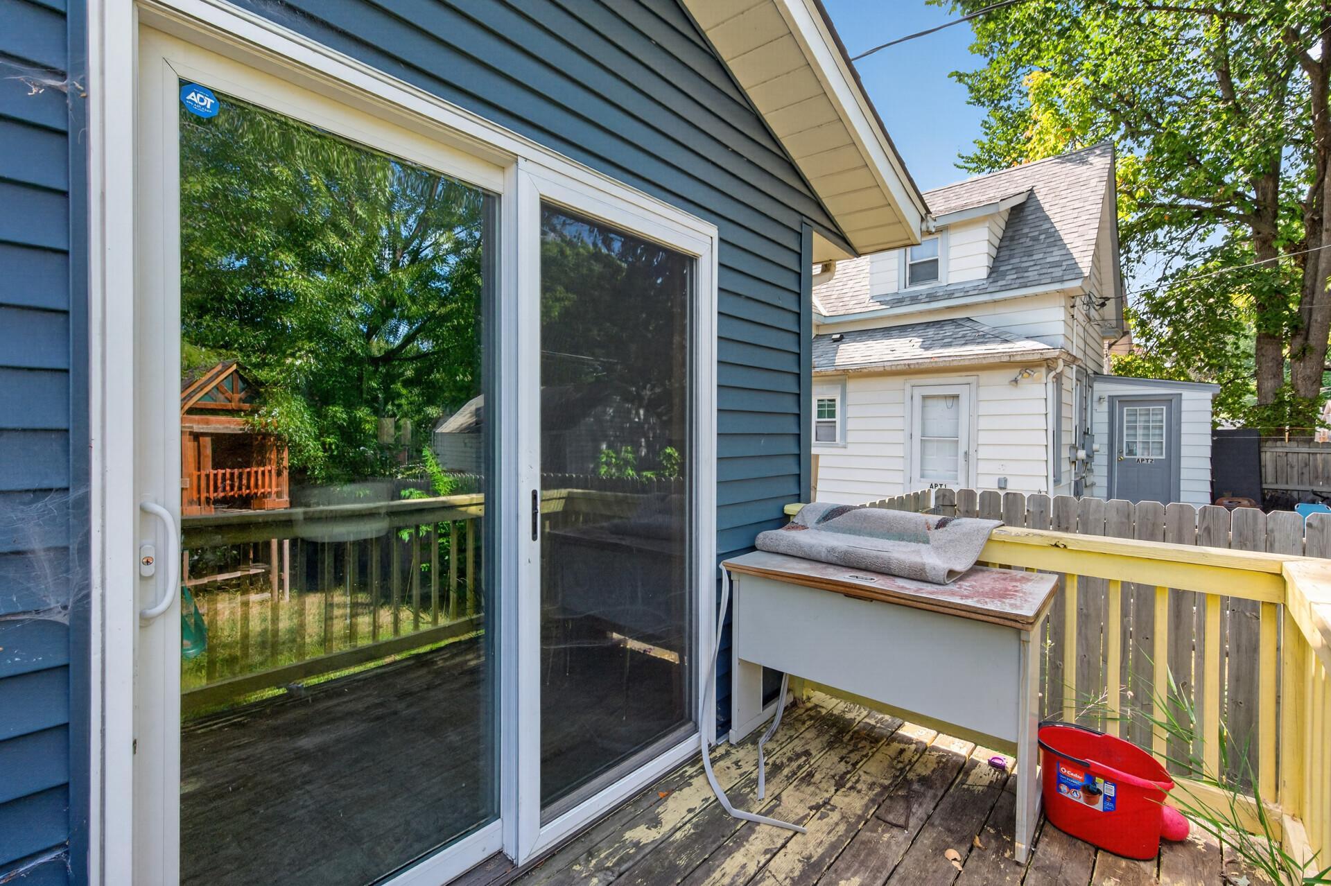 995 Rose Avenue E Property Photo 38