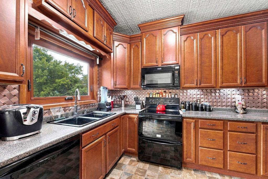 401 River Bluff Avenue Property Photo 10