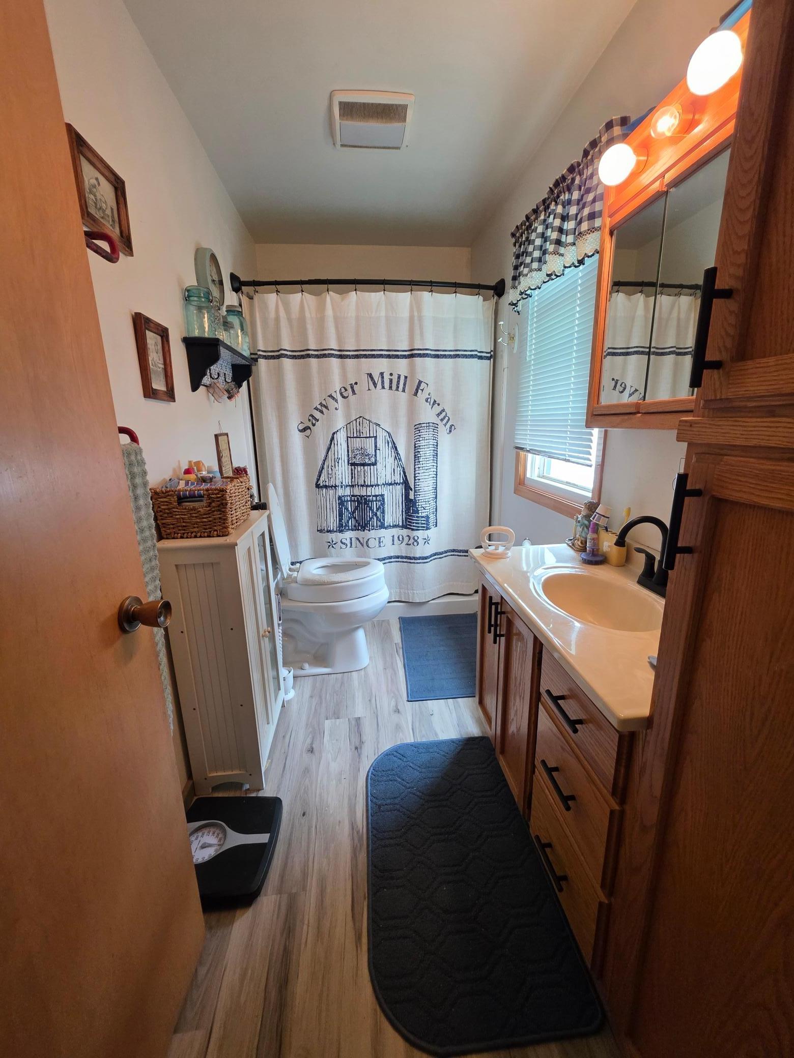 206 Pine Avenue N Property Photo 7