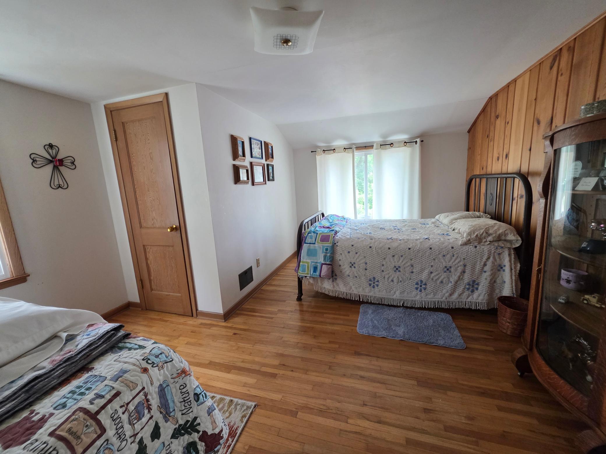 206 Pine Avenue N Property Photo 11