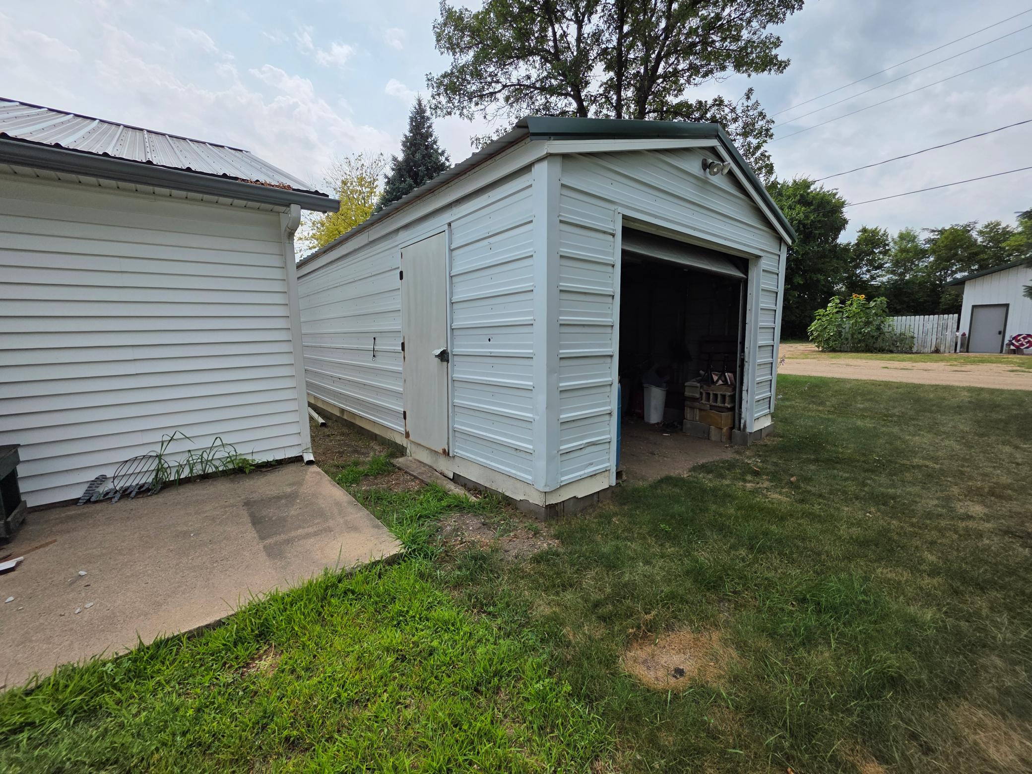 206 Pine Avenue N Property Photo 17