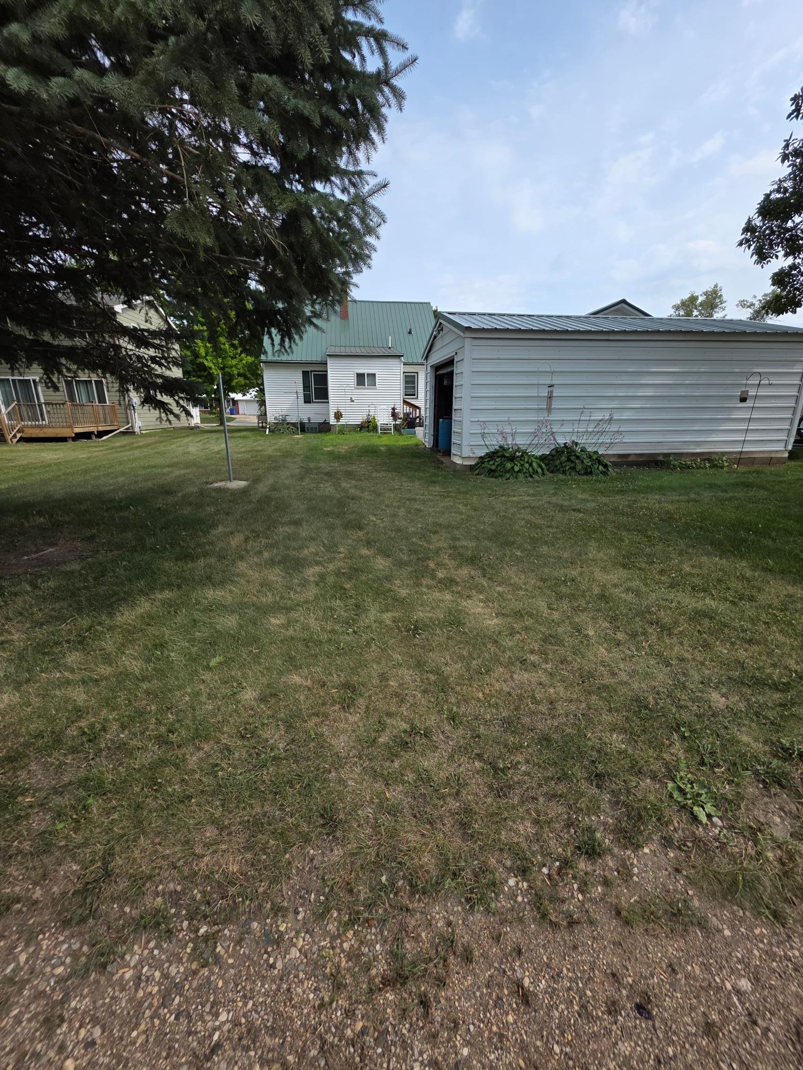 206 Pine Avenue N Property Photo 18
