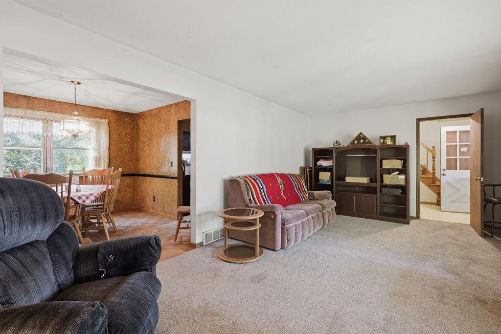 2814 Crosstown Boulevard Ne Property Photo 5