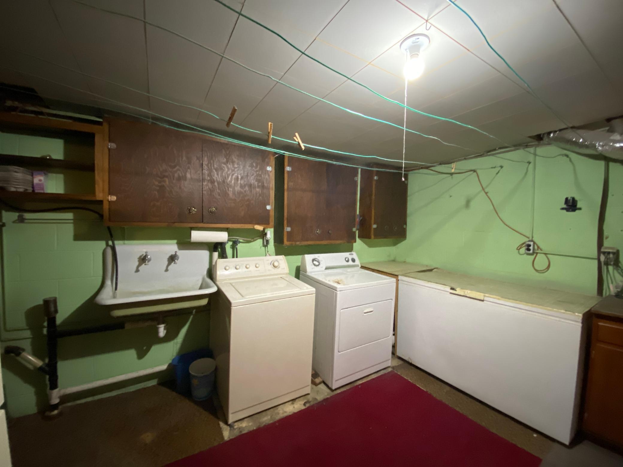 919 Abbott Street Property Photo 37