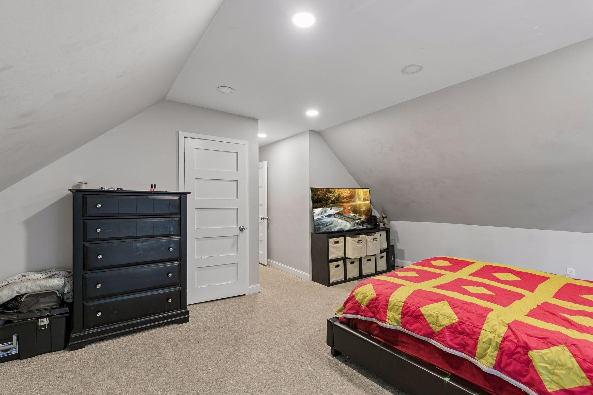 1083 Hague Avenue Property Photo 44