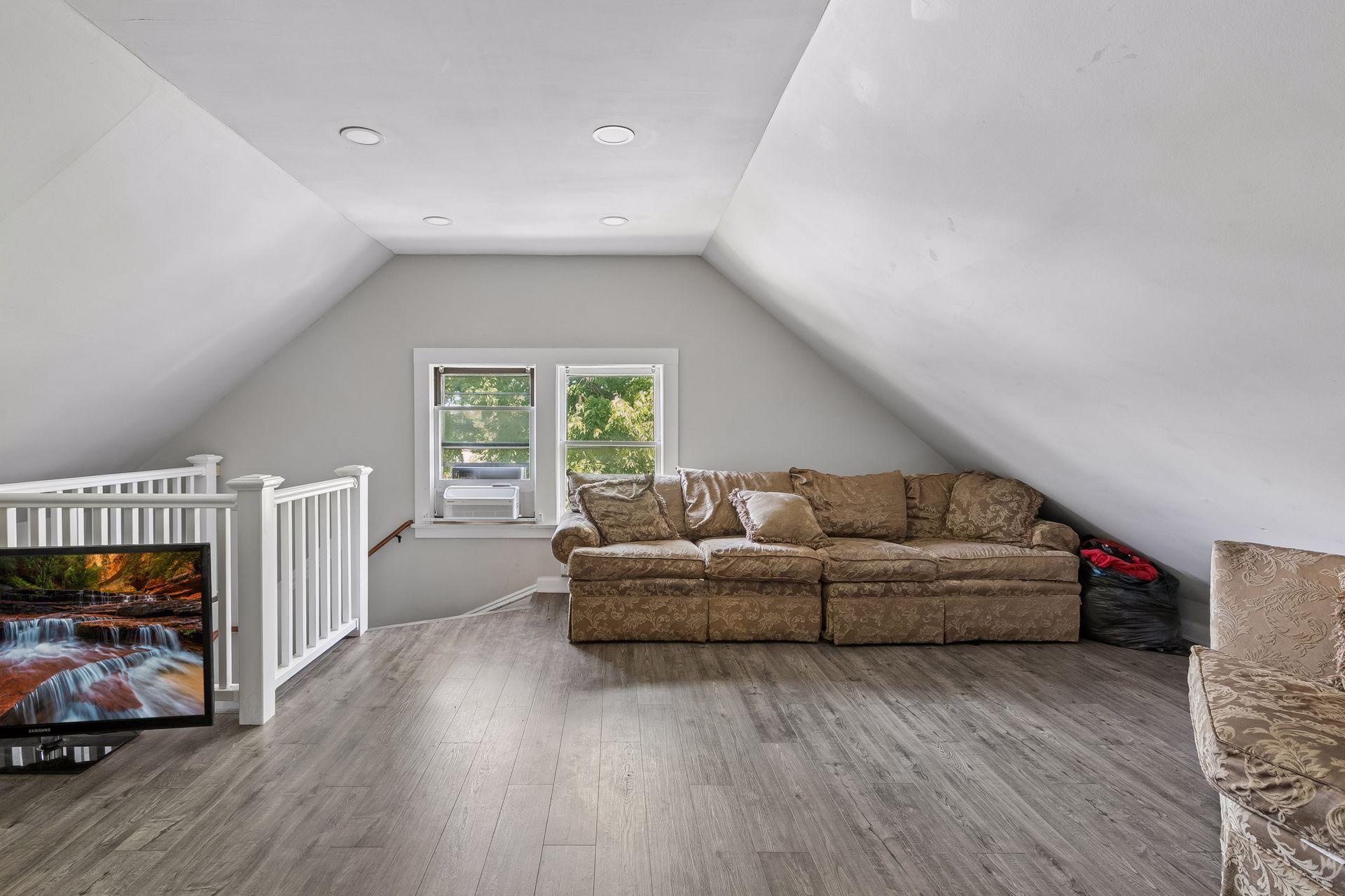 1083 Hague Avenue Property Photo 46