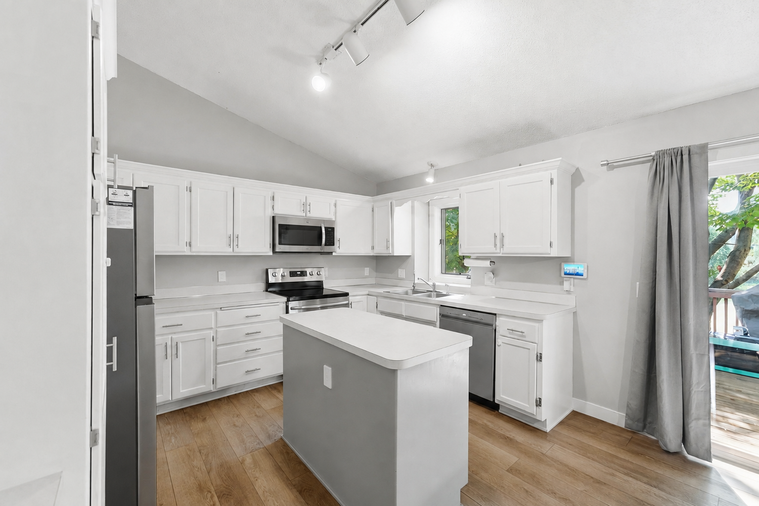 10920 Xeon Street Nw Property Photo 3