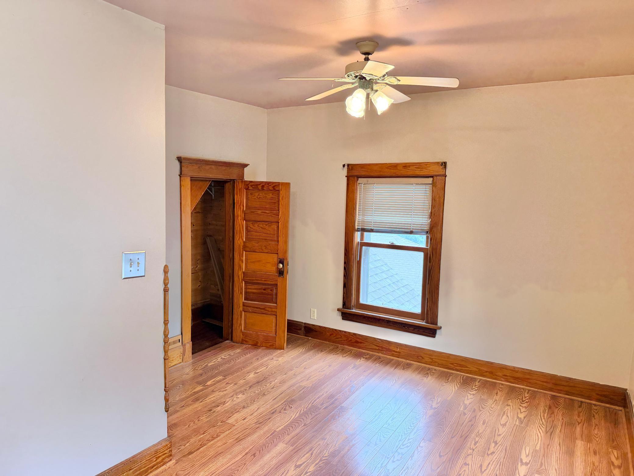 415 E 4th Street Property Photo 41