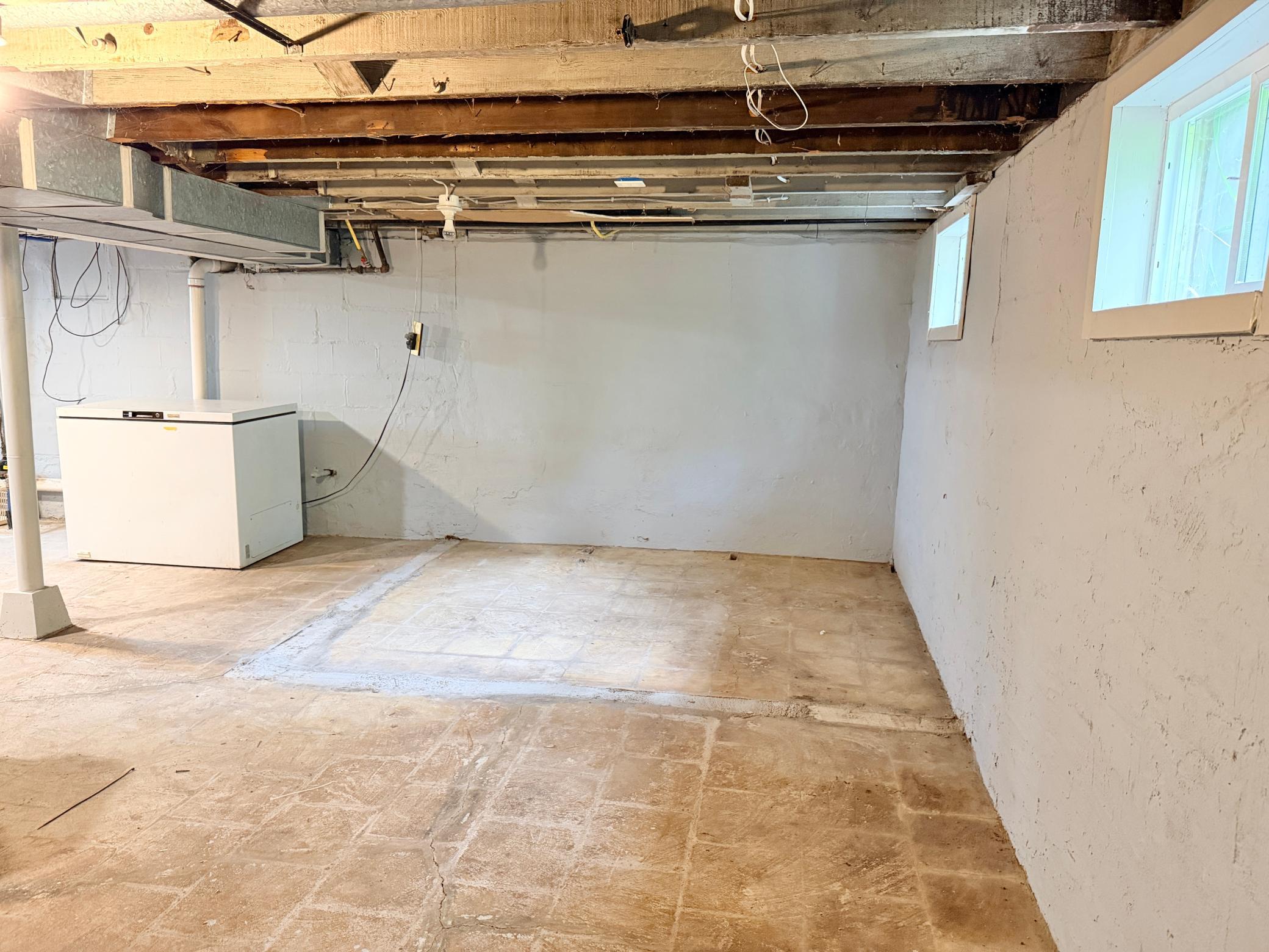415 E 4th Street Property Photo 49